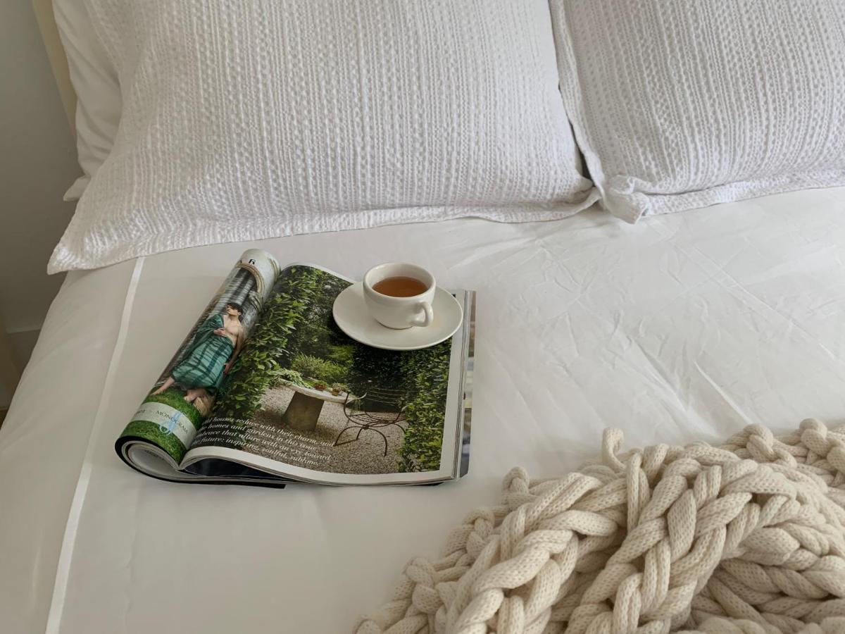 The Cay House Hotel Mangrove Cay Esterno foto
