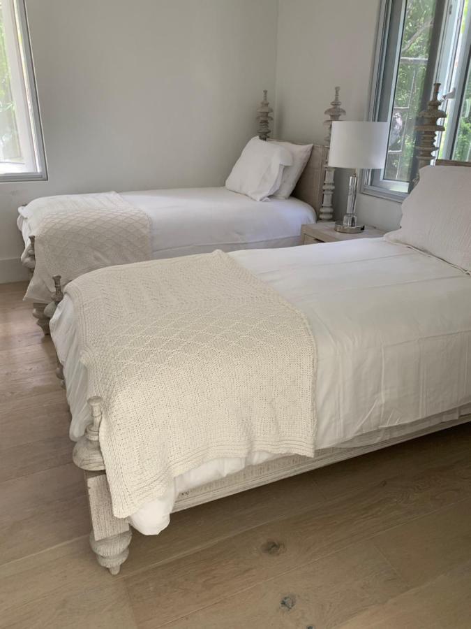 The Cay House Hotel Mangrove Cay Esterno foto