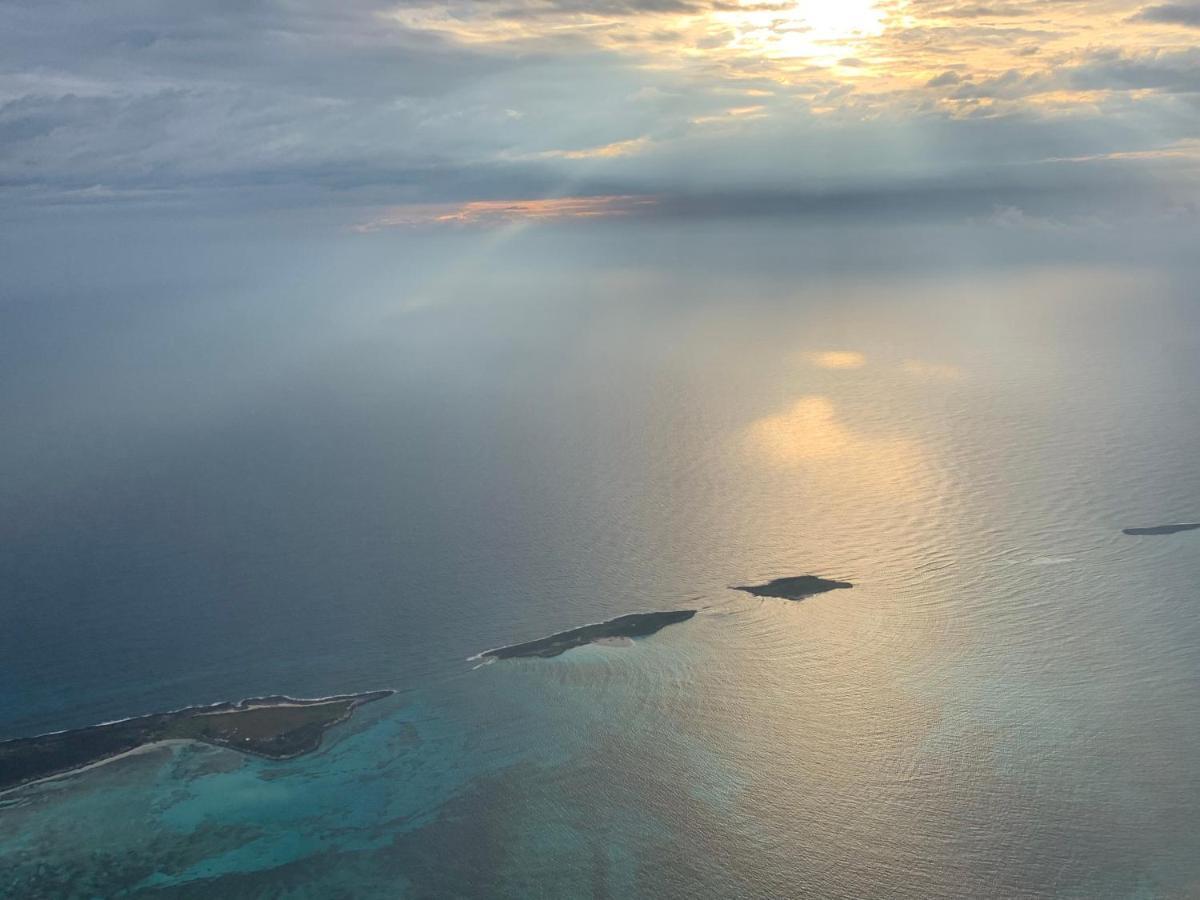 The Cay House Hotel Mangrove Cay Esterno foto